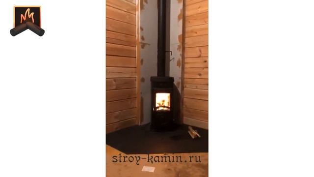 Компактная дровяная печь-камин Nordica, в углу деревянного дома - дымоход Феникс, монтаж под ключ смотреть онлайн