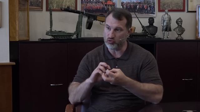 Вперед, к примитивным малым агромашинам? смотреть онлайн