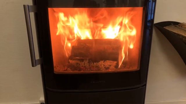 игра огня печь камин HWAM Smart control Дания смотреть онлайн