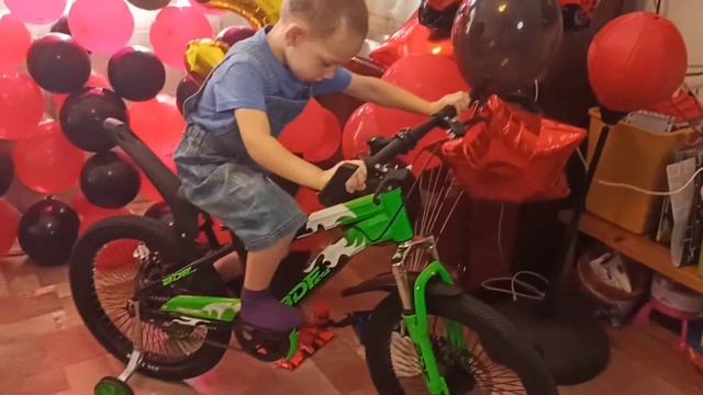Влог .Диме 5 лет, день рождения смотреть онлайн