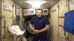 Как космонавты моются в космосе