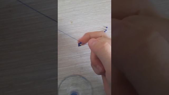 как сделать цветок из бисера ? смотреть онлайн