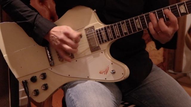 Gibson Custom Shop Johnny Winter Firebird (Murphy Lab Aged, Polaris White) смотреть онлайн