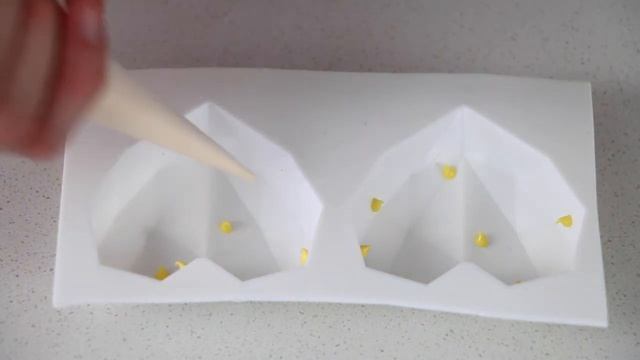 Geometric Heart Mold Cake Bites | Mother's Day Dessert Idea! смотреть онлайн
