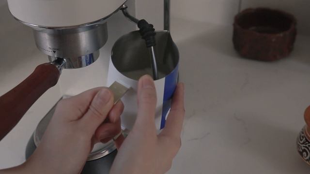 £4000 Linea Mini vs. £150 Dedica | Expensive vs. Cheap Espresso Machine Build & Taste Comparison смотреть онлайн