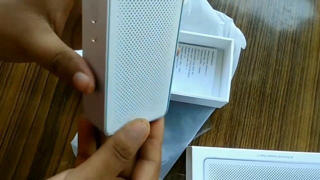Mi Bluetooth Speaker Basic 2 unboxing and setup смотреть онлайн