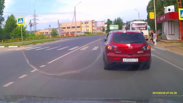 Обгон на пешеходном переходе через сплошную линию разметки смотреть онлайн