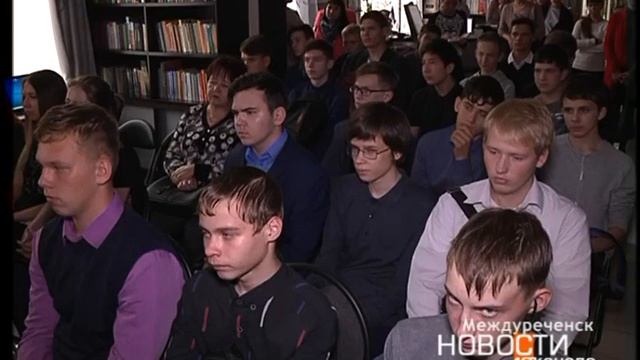 «Мобильная библиотека» открылась в Междуреченске смотреть онлайн
