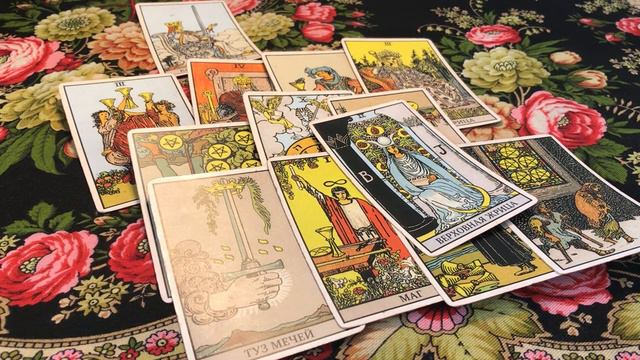 Таро онлайн. ЧТО ОН ДУМАЕТ О ВАС СЕГОДНЯ 🤔. Его мысли чувства действия❤️🔮 смотреть онлайн