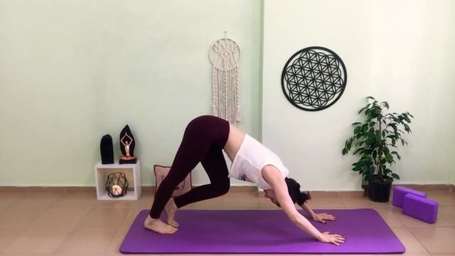 20 Dk- Her Seviyeye Uygun Yoga Akışı ile Bedenine Esneklik Kazandır смотреть онлайн