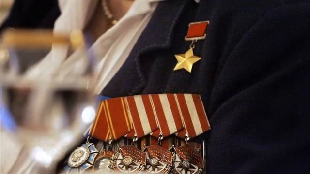 Сколько денег получают Герои России. смотреть онлайн