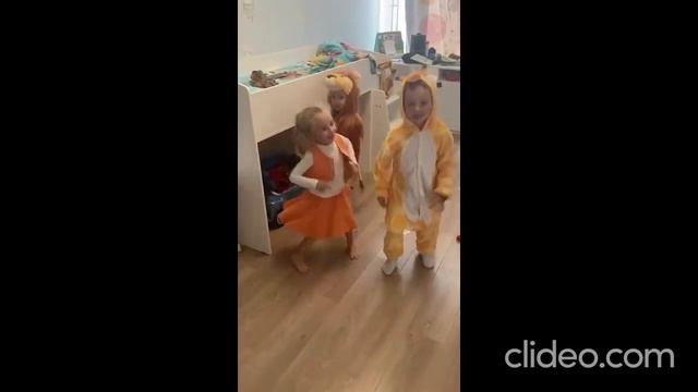 Танцы радостных друзей смотреть онлайн