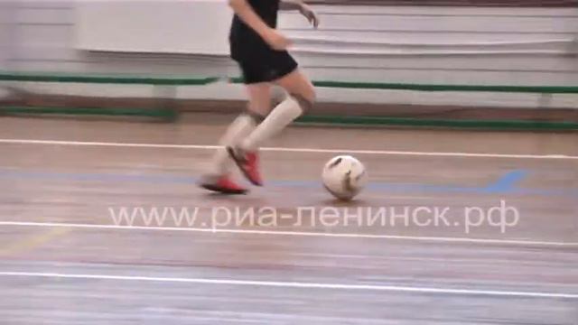 Женский футбол - популярный вид спорта смотреть онлайн