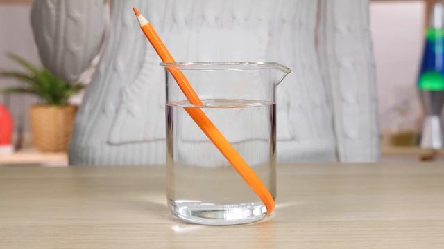 What Causes Light to Refract? смотреть онлайн
