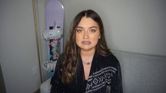 КАК ВЫЖИТЬ ОДНОЙ В ЧУЖОЙ СТРАНЕ? смотреть онлайн