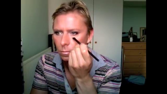 HOW TO: MAKE UNDER EYE BAGS DISAPPEAR IN SECONDS!!!! смотреть онлайн