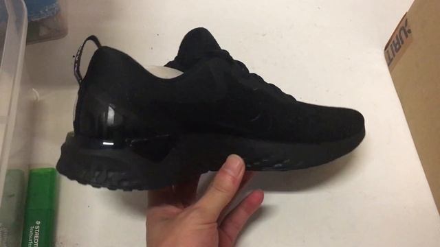 Nike Odyssey React "Triple Black" смотреть онлайн