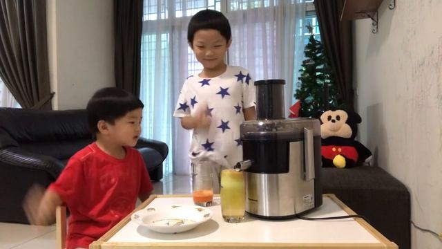 Panasonic MJ-DJ01 juicer demo review смотреть онлайн