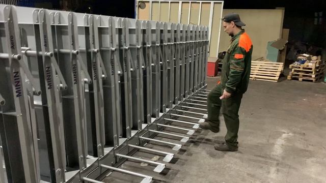РАЗДВИЖНОЙ СКЛАД ДЛЯ СТЕКЛА АВТОМАТ 20 СЕКЦИЙ  (40 ТОНН СТЕКЛА)
3210х2250мм
