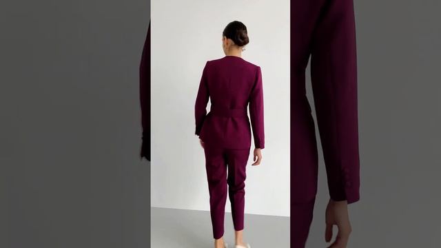 Женский деловой брючный костюм. URS 22 957 3 смотреть онлайн