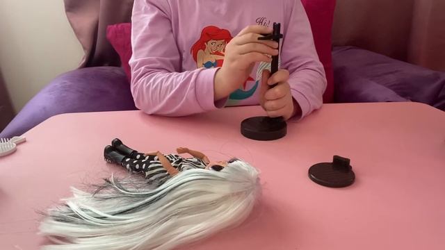 Groovy Babe- LOL O.M.G LIGHTS DOLL смотреть онлайн