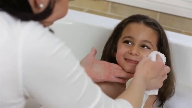 Little Green Kids Body Wash and Shampoo смотреть онлайн