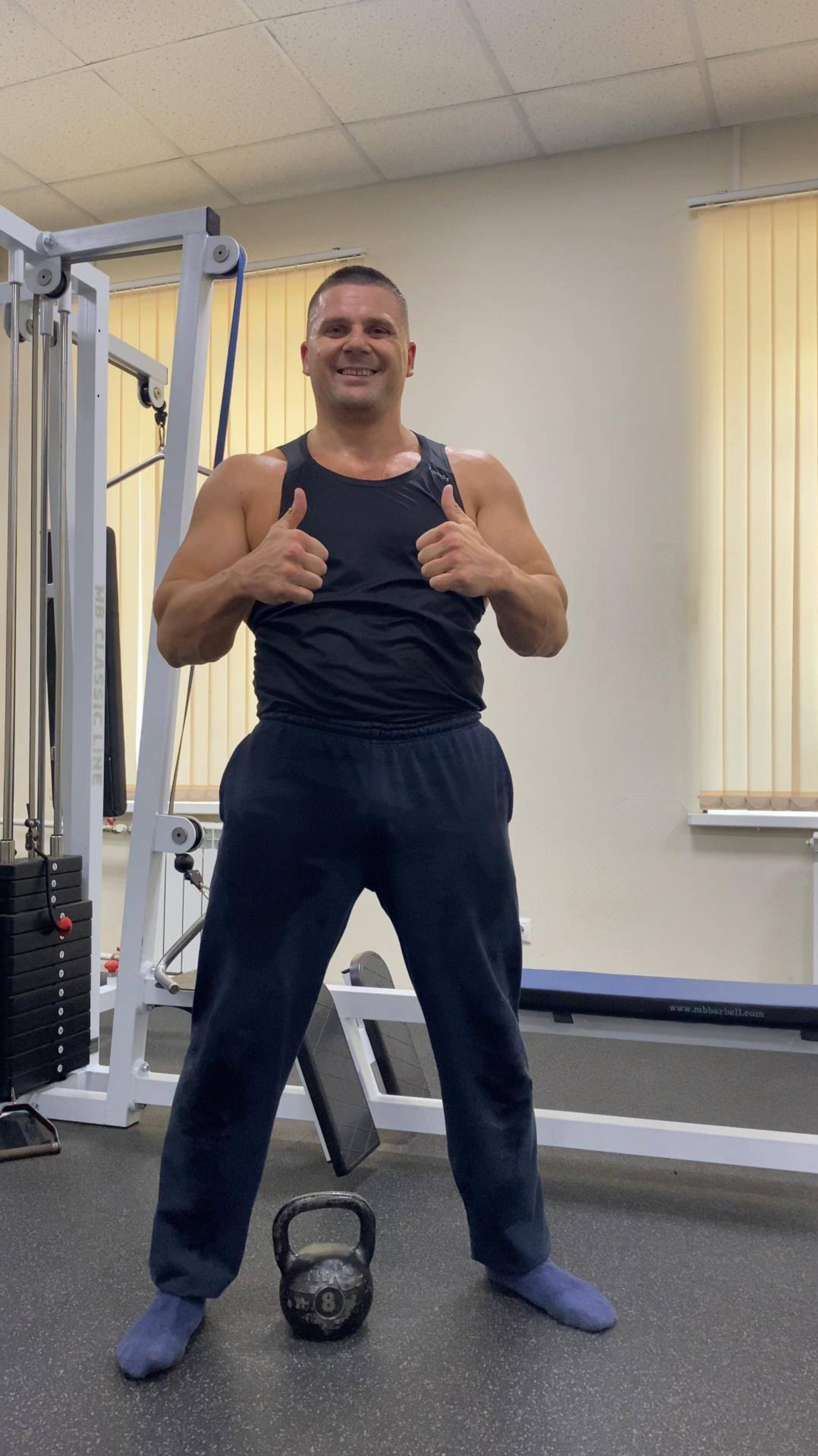 Упражнение для мощного удара рукой в ММА оверхенда (увеличивает силу вашего удара) #boxing #sports смотреть онлайн