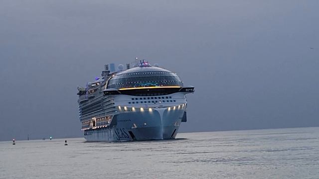 Icon of the Seas arrival Port of Miami смотреть онлайн