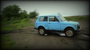 НИВА-СТАРЫЙ КУСОК ГОВНА с хорошей проходимостью . Нивоводы простите!