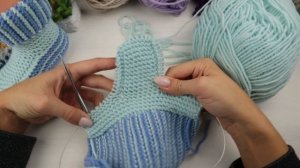 Тапочки спицами от 1 года до 1,5. Вяжем платочным узором.