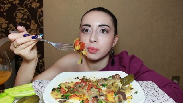 ТАТУИРОВКИ, ЗАПРЕТЫ РОДИТЕЛЕЙ / АДЖАПСАНДАЛ MUKBANG asmr / Ayka Emilly смотреть онлайн