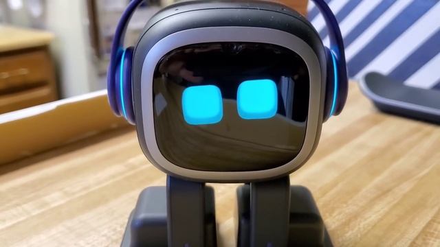 Emo Robot Update 1.2.1 Animal Impressions And Holiday Fun! смотреть онлайн