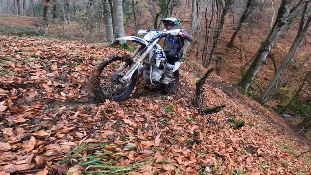 Местные на воздушках ОБОССАЛИ КТМ. GR7 горит смотреть онлайн