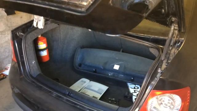 Открытие багажника Jetta 5 смотреть онлайн