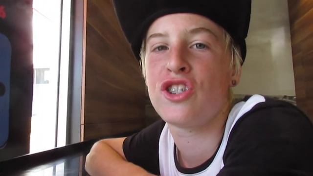 webisode #3: Bad governments and dominoes pizza? смотреть онлайн