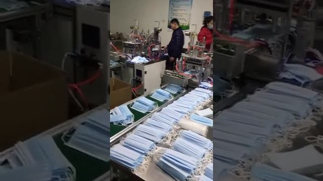 Автоматическая линия производства одноразовых медицинских масок из нетканных материалов. Видео 2 смотреть онлайн