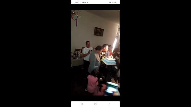 Mata Zoli születésnapi bulija a Gyémántszivekkel. смотреть онлайн