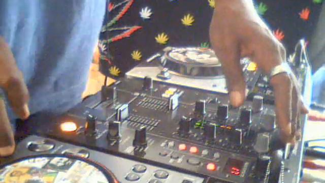 Dj Maki au CAES Secrets Medley смотреть онлайн