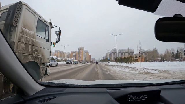 Проспект Рахимжана Кошкарбаева в Астане. Улицы Астаны. Казахстан, 2024 год. смотреть онлайн