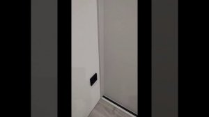 шикарная просторная гардеробная и открытая прихожая. все в цвете Кашемир Серый.