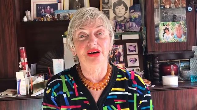 Стихотворение "Бокал" читает автор Марина Рошанская. смотреть онлайн