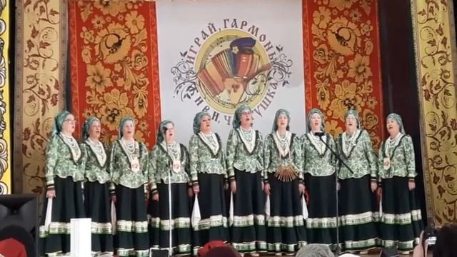 Поет фольклорный ансамбль "Сударушка" с. Бестях смотреть онлайн