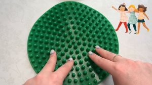 Эти простые стишки с массажным ковриком, развивают речь детям!!