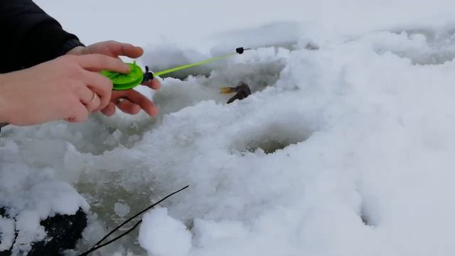 Поездка на рыбалку в заброшенную деревню. Жизнь в деревне. смотреть онлайн