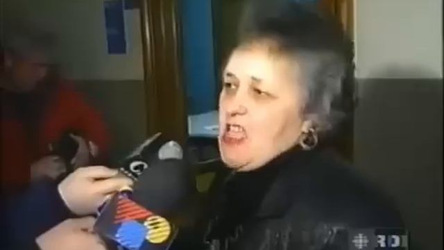 Yolande Ouellet au palais de justice (11 avril 2000) смотреть онлайн