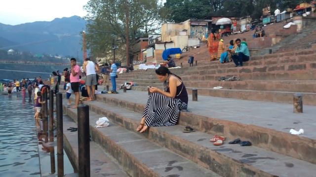 Индия 2016, Ришикеш, на берегу реки Ганга смотреть онлайн