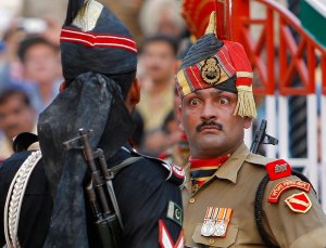 Пакистан: Самый крутой ритуал на границе | Как разводят туристов | Кого берут в Пакистанскую Армию