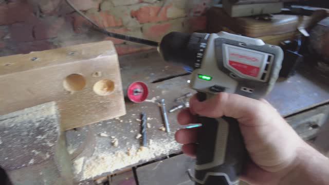 Лучший 12 вольтовый шуруповерт на данный момент - ИНТЕРСКОЛ МИНИМАКС ДА -10/12в смотреть онлайн