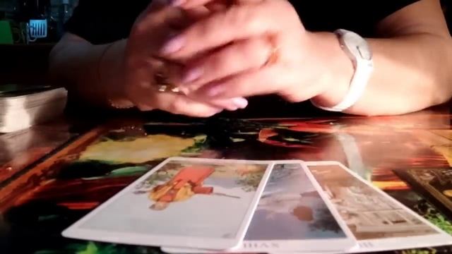 С кем было бы лучше остаться Червовой Даме? смотреть онлайн