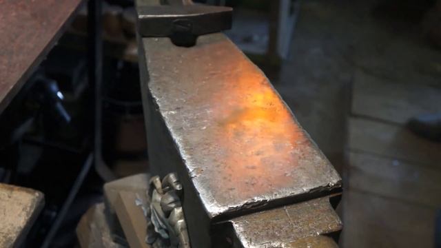 Damascus Steel From An Old Chainsaw Chain.